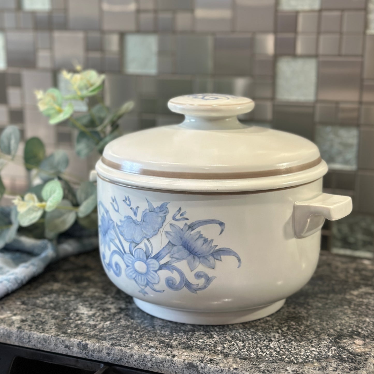 Royal Doulton Inspiration Lambeth Stoneware LS1016 Round Covered Casserole Dish