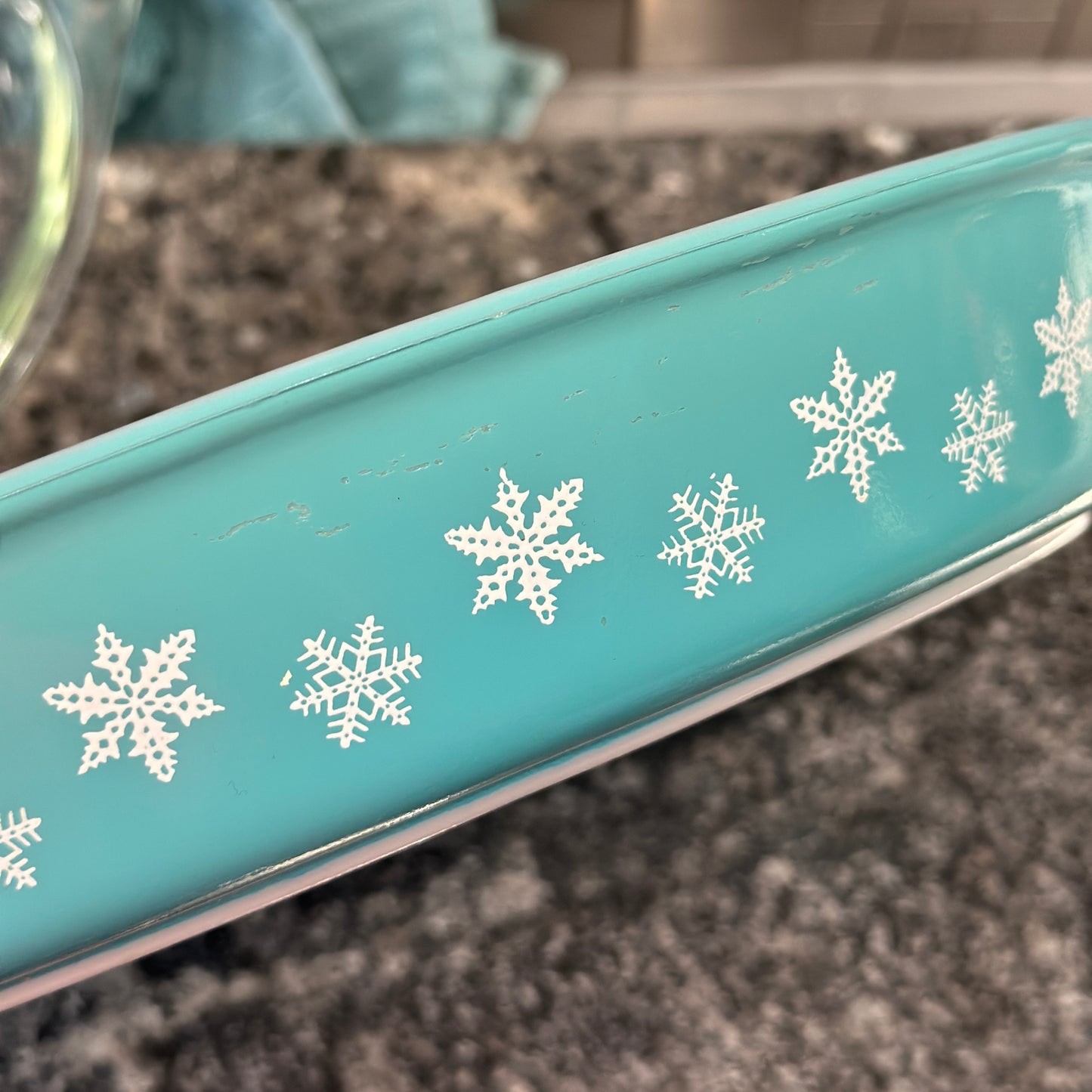 Vintage Pyrex Gaiety Blue Snowflake Divided Vegetable Dish Oval Divided with Lid