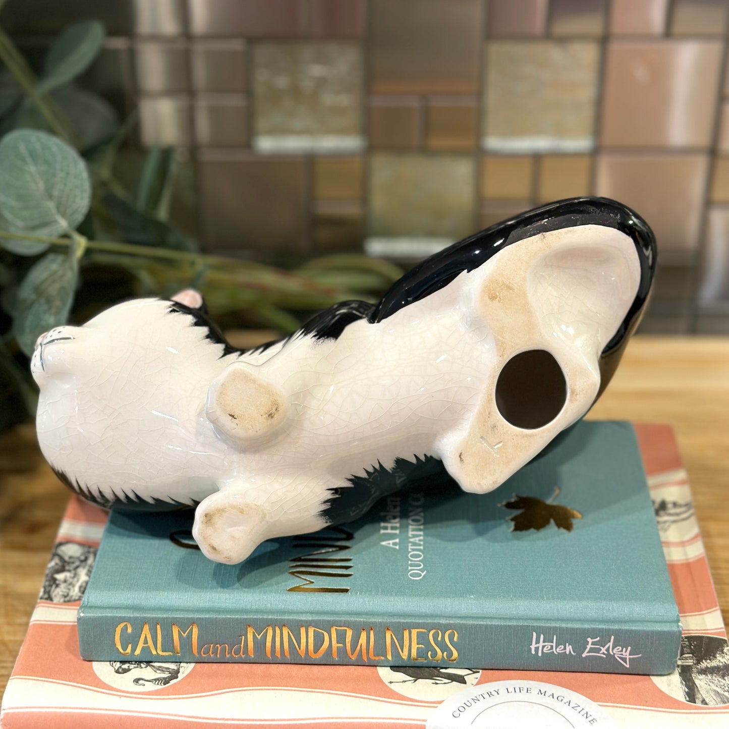 Sleek & Playful Vintage Black & White Cat Figurine - Ready to Pounce!