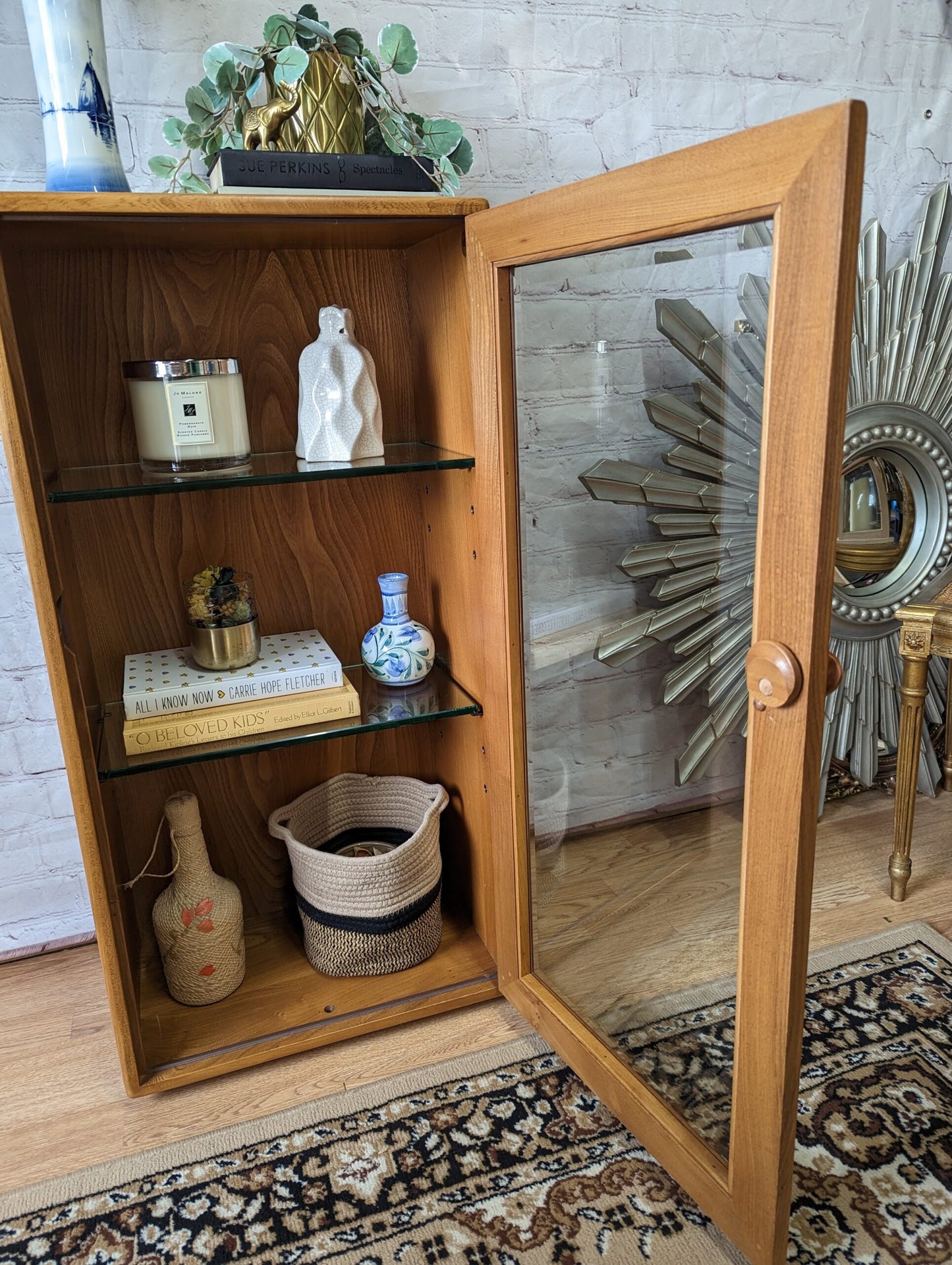 Ercol Windsor Elm Display Cabinet Single Glass Door with Glass Shelves