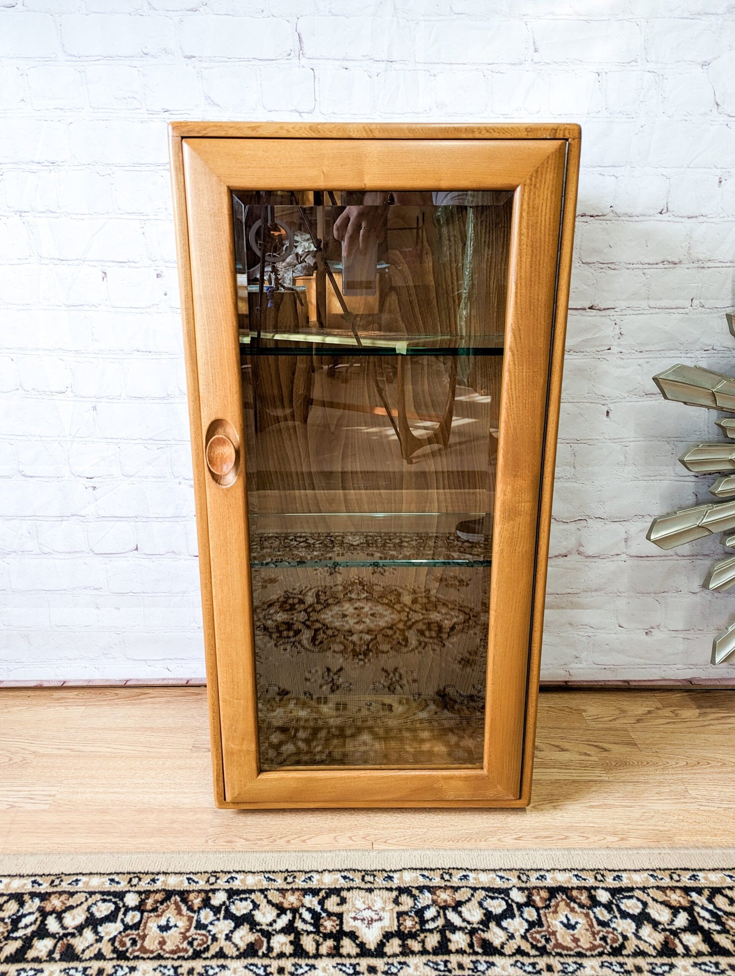 Ercol Windsor Elm Display Cabinet Single Glass Door with Glass Shelves