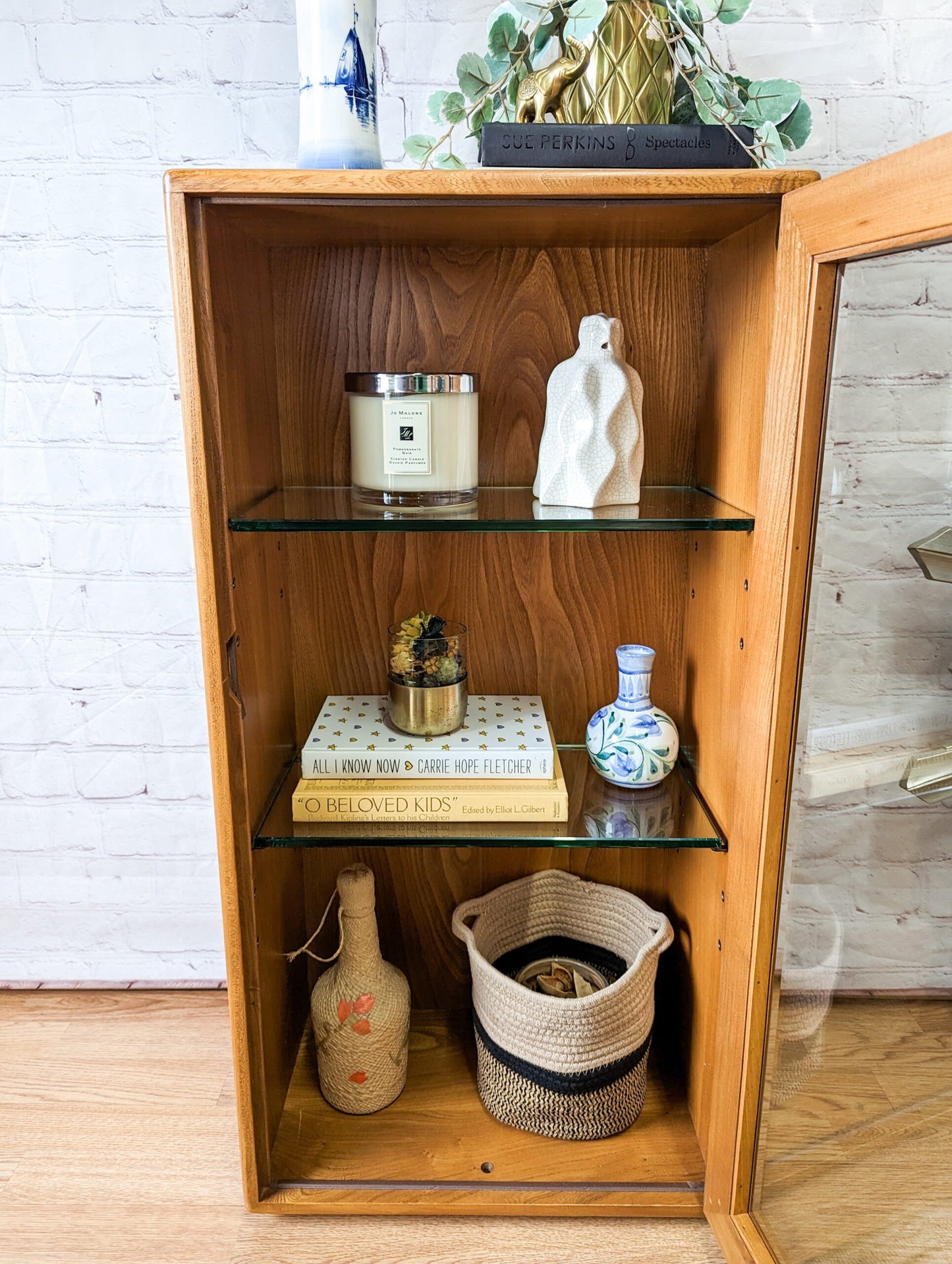 Ercol Windsor Elm Display Cabinet Single Glass Door with Glass Shelves