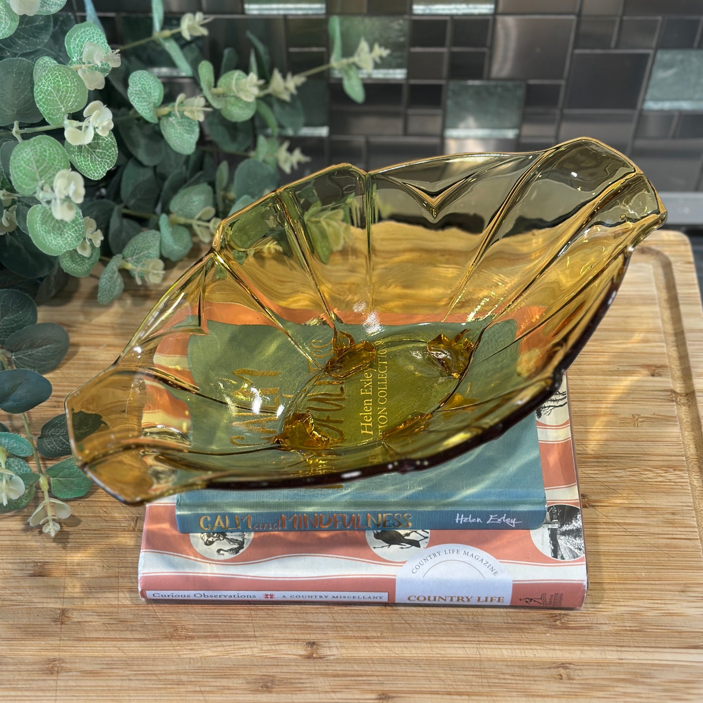 1930s Art Deco Amber Glass Bowl - Vintage Elegance