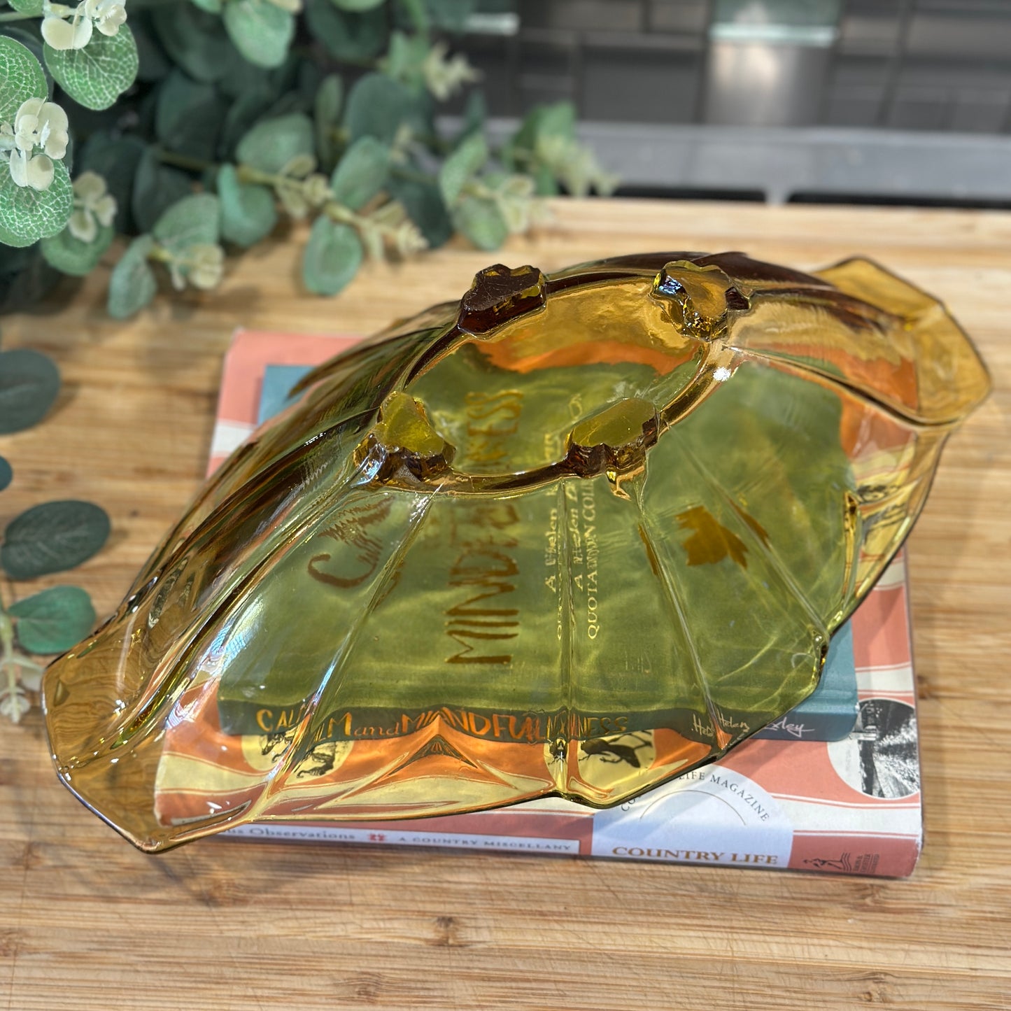 1930s Art Deco Amber Glass Bowl - Vintage Elegance