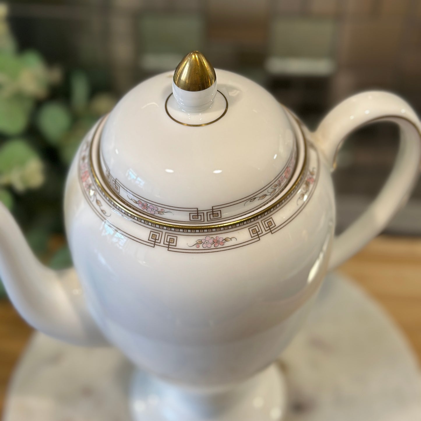 Wedgwood "Colchester" Coffee Pot - Classic Elegance