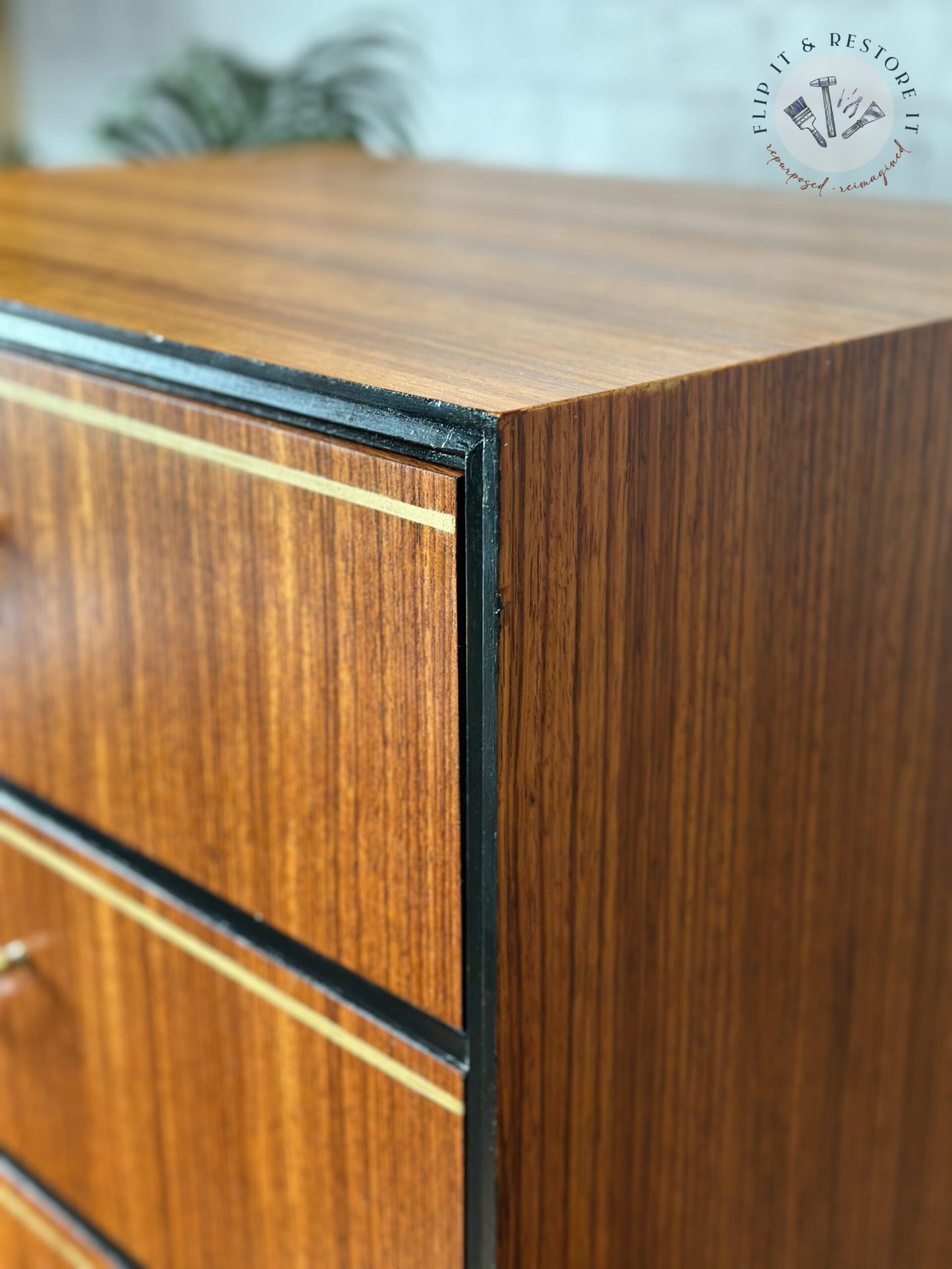 Exquisite Mid Century MCM Walnut Tallboy 6 Drawers Chest Of Drawers by Meredew