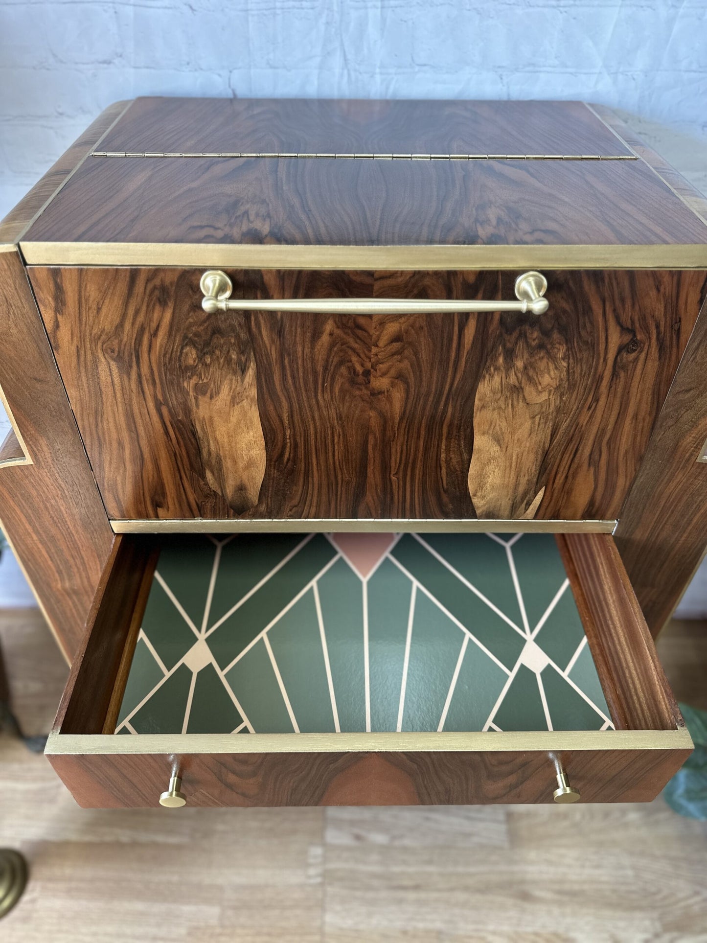 Cocktail Cabinet, Vintage Drinks Bar, Art Deco, 1930’s Drinks Unit, Retro Bar, Walnut