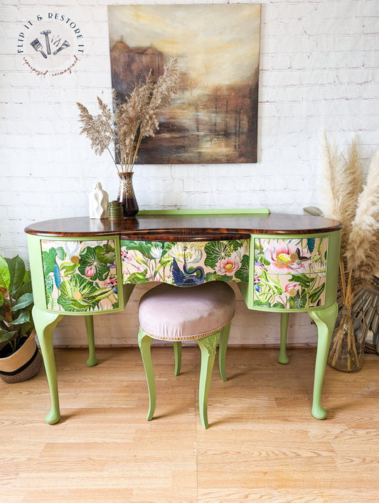 Queen Anne Painted Walnut Bedroom Set - Dressing Table/Vanity and Stool