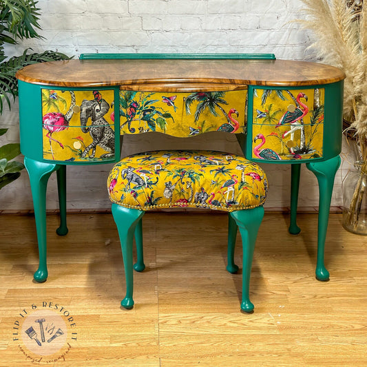 Queen Anne Painted Dressing Table/Vanity and Stool-  Bedroom Furniture Set